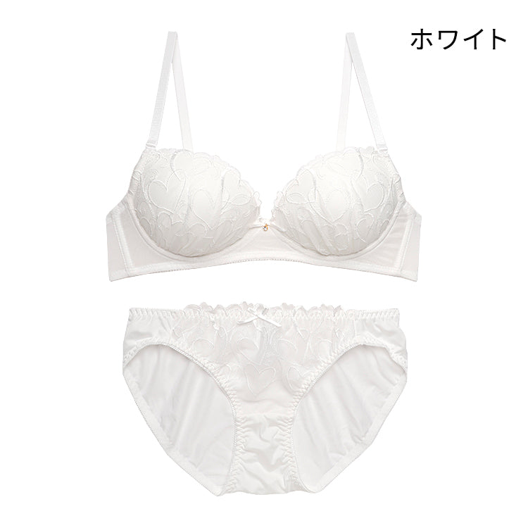 ノンワイヤー】ハート刺繍のモノトーンレースブラ＆ショーツ | 快適
